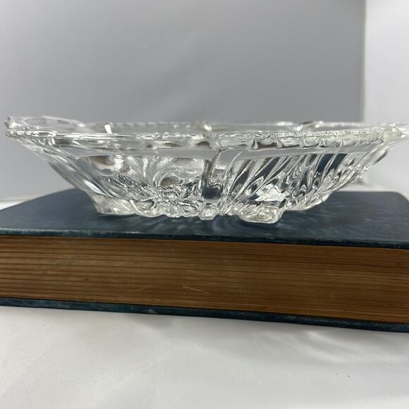 Vintage Indiana Glass Killarney 8” Round Handled 2 Part Relish Dish - Picture 6 of 7